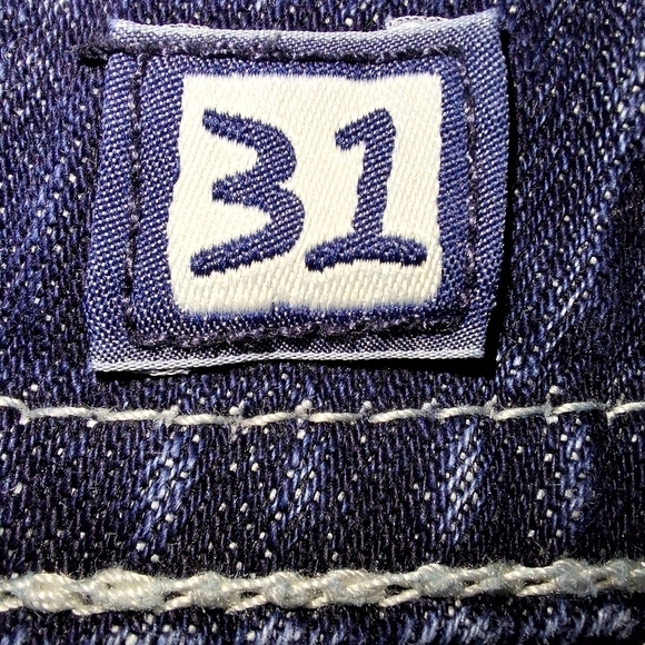 Miss Me Signature Skinny ladies jeans in a size 31 with a 28" inseam. EUC - Picture 8 of 9